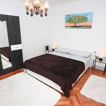 Apartments Lidija - Sea View Apartment With Exclusive Right Of Using Hot Tub Or Split Level Apartment With Exclusive Right Of Using Pool Podstrana Bagian luar foto