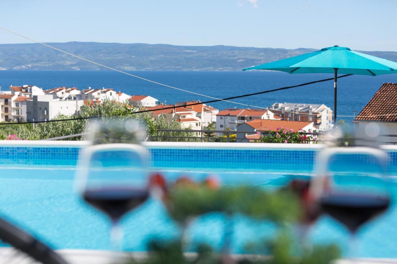 Apartments Lidija - Sea View Apartment With Exclusive Right Of Using Hot Tub Or Split Level Apartment With Exclusive Right Of Using Pool Podstrana Bagian luar foto