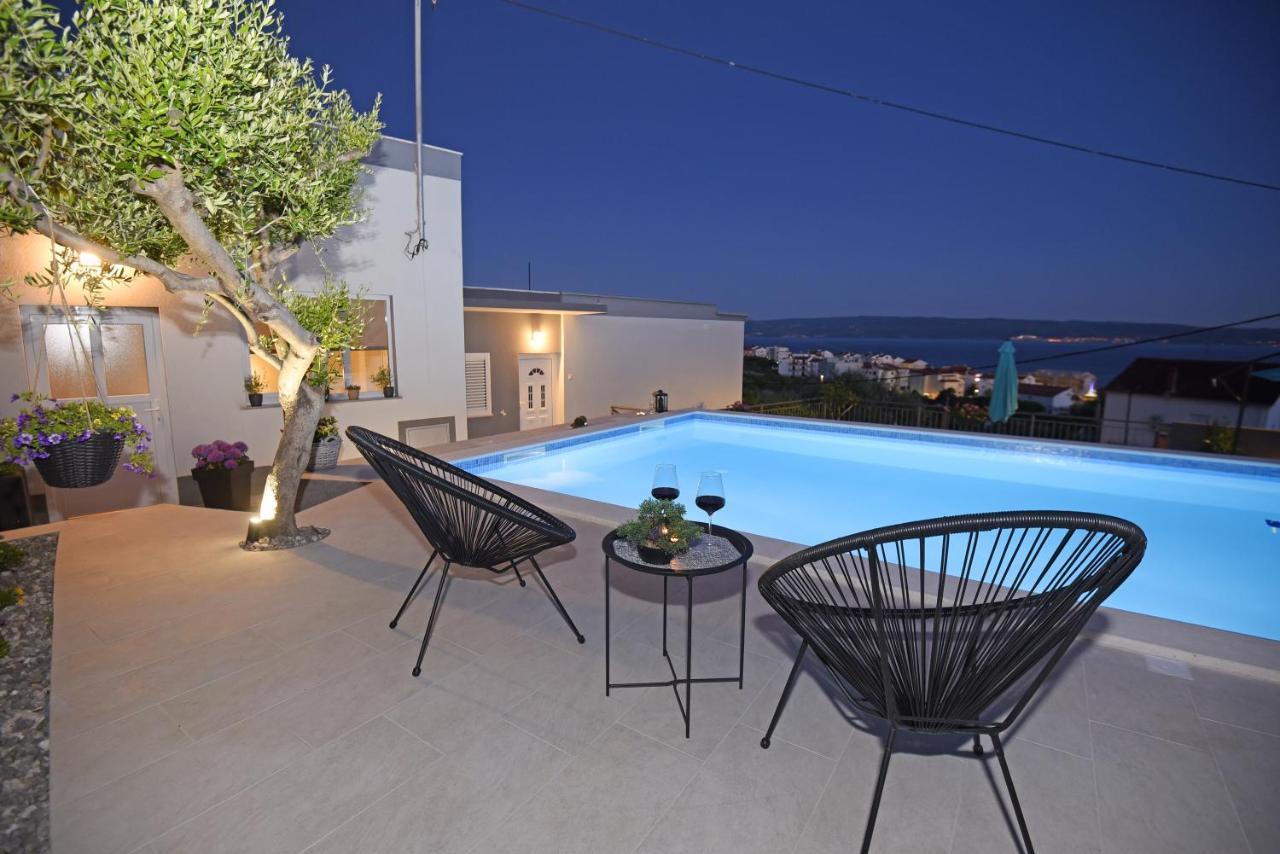 Apartments Lidija - Sea View Apartment With Exclusive Right Of Using Hot Tub Or Split Level Apartment With Exclusive Right Of Using Pool Podstrana Bagian luar foto