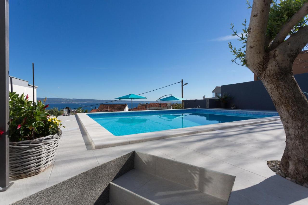 Apartments Lidija - Sea View Apartment With Exclusive Right Of Using Hot Tub Or Split Level Apartment With Exclusive Right Of Using Pool Podstrana Bagian luar foto