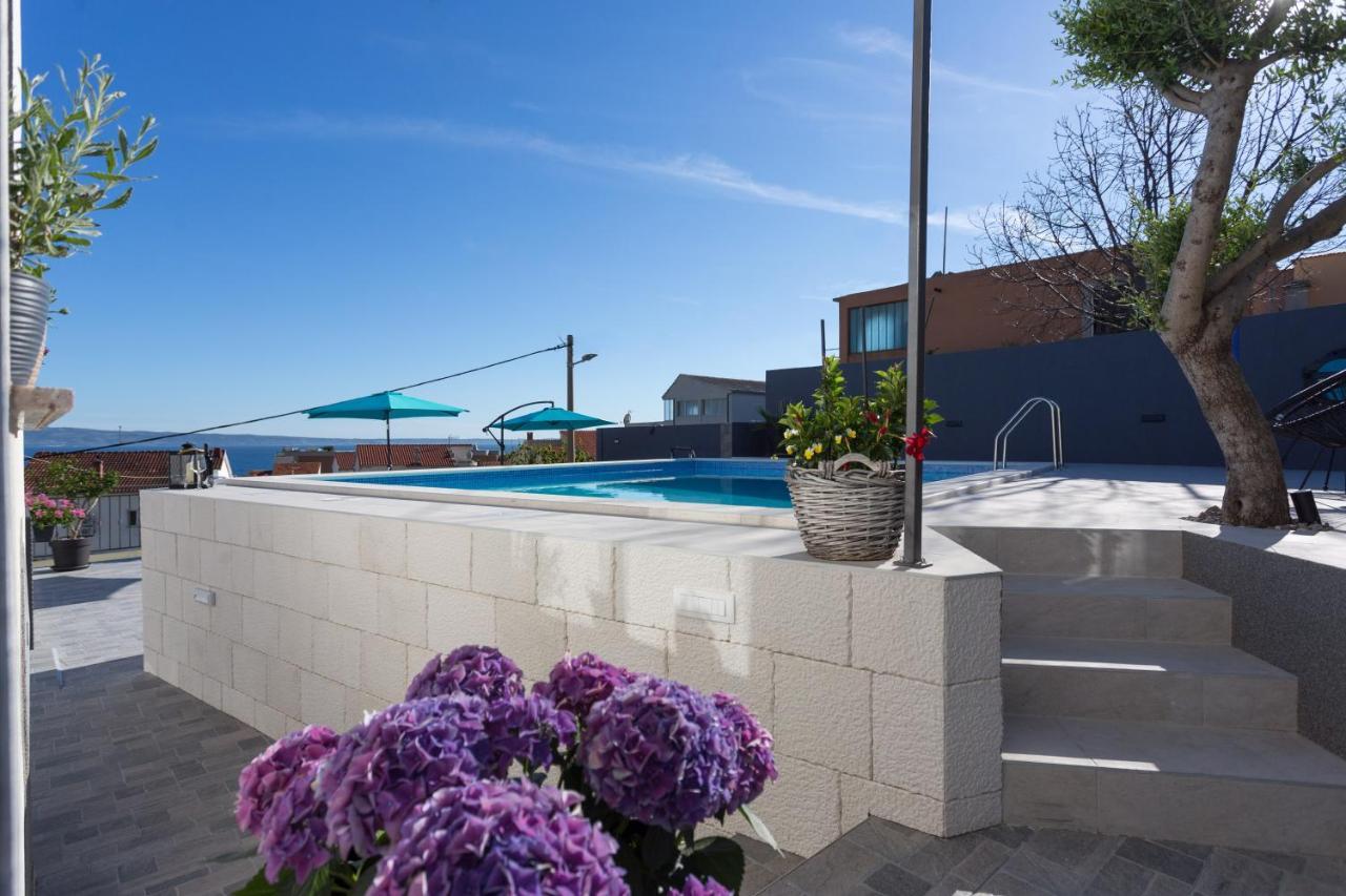 Apartments Lidija - Sea View Apartment With Exclusive Right Of Using Hot Tub Or Split Level Apartment With Exclusive Right Of Using Pool Podstrana Bagian luar foto