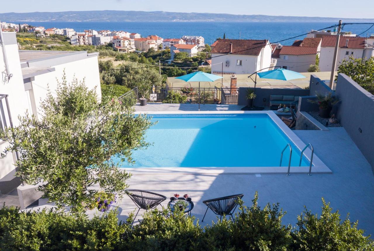 Apartments Lidija - Sea View Apartment With Exclusive Right Of Using Hot Tub Or Split Level Apartment With Exclusive Right Of Using Pool Podstrana Bagian luar foto