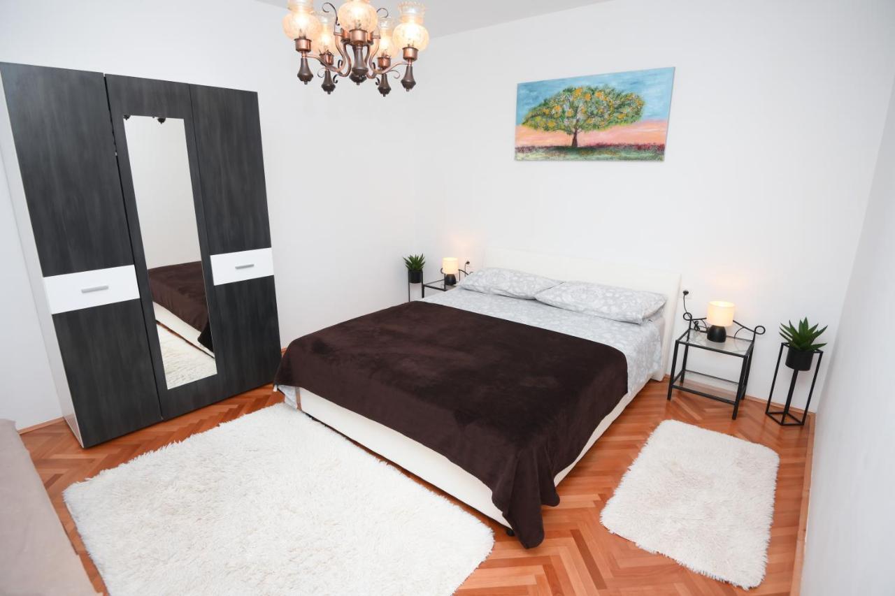 Apartments Lidija - Sea View Apartment With Exclusive Right Of Using Hot Tub Or Split Level Apartment With Exclusive Right Of Using Pool Podstrana Bagian luar foto