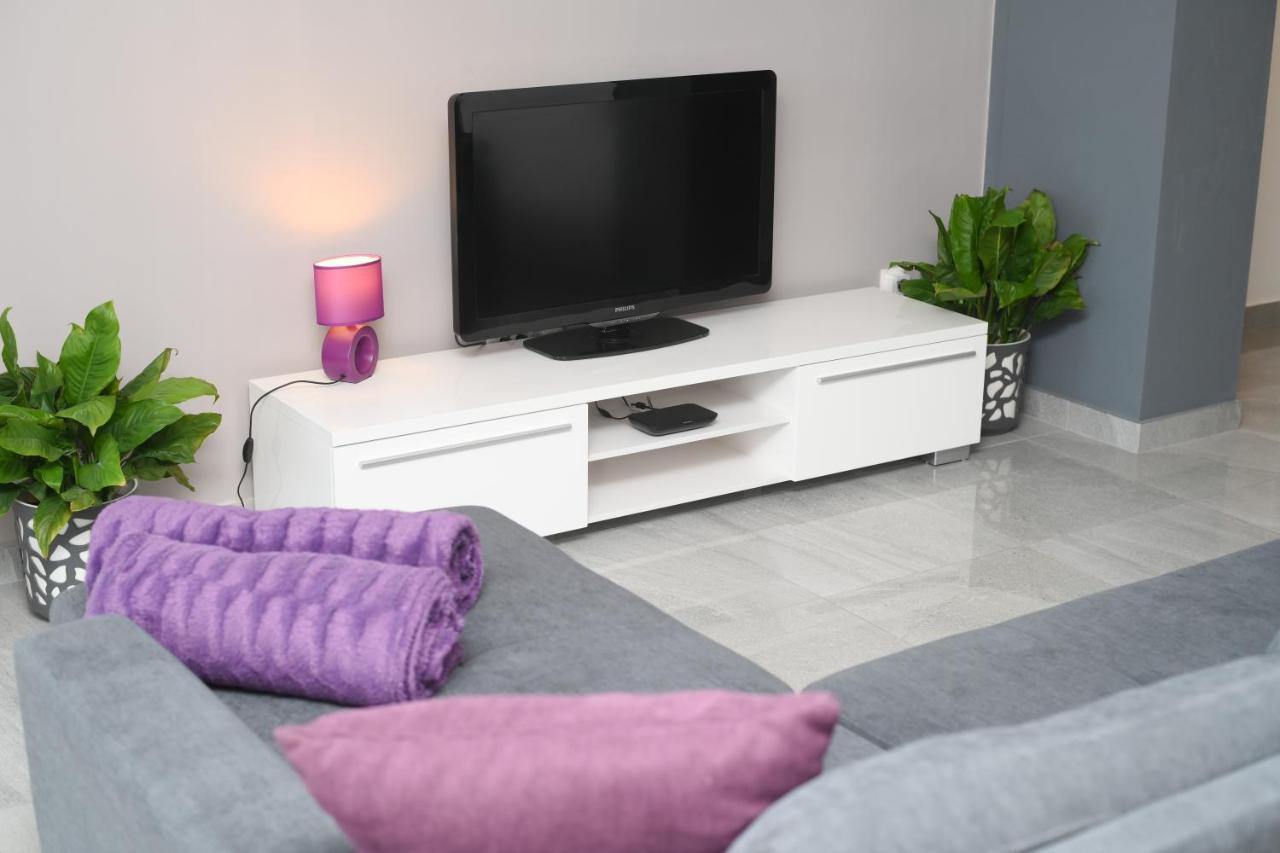 Apartments Lidija - Sea View Apartment With Exclusive Right Of Using Hot Tub Or Split Level Apartment With Exclusive Right Of Using Pool Podstrana Bagian luar foto